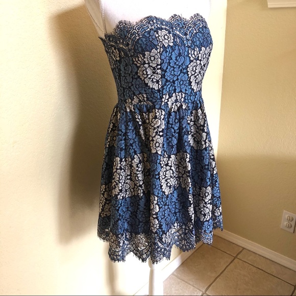 NBD Daimilee Dress in French Blue and Ivory - Picture 7 of 11